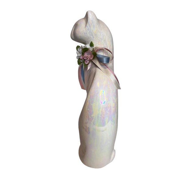 Vintage Ceramic 12" Cat Statue White Iridescent Finish Floral Bow Accent 80s - Picture 4 of 6